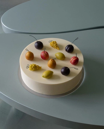 A cover of "Cakes" cluster. The owner is goldenovaries. The cluster consists of 12 elements.