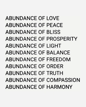 A cover of "Vision August" cluster. The owner is jennylofgren. The cluster consists of 16 elements.