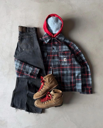 A cover of "styling" cluster. The owner is evemccaffrey. The cluster consists of 2 elements.