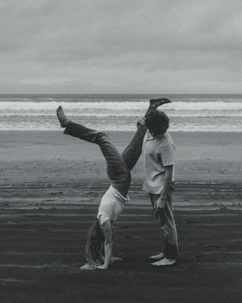 A cover of "Couple" cluster. The owner is pagarossi. The cluster consists of 2 elements.