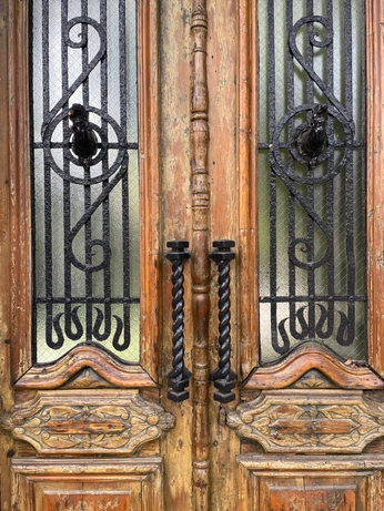 A cover of "Door" cluster. The owner is nesli. The cluster consists of 6 elements.