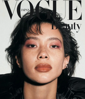 A cover of "makeup" cluster. The owner is michaelaberd. The cluster consists of 98 elements.