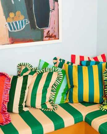 A cover of "Bold stripes" cluster. The owner is tillanoel. The cluster consists of 9 elements.