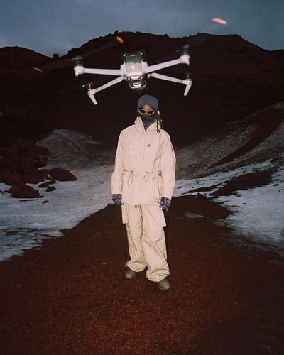 An image uploaded by yesiguess on Jan 04, 2024. May present: sleeve, sky, landscape, mountain, slope.