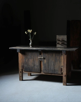 A cover of "Furnishings" cluster. The owner is halfinchscale. The cluster consists of 2 elements.