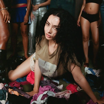 A cover of "Charli XCX" cluster. The owner is glassbreath. The cluster consists of 25 elements.