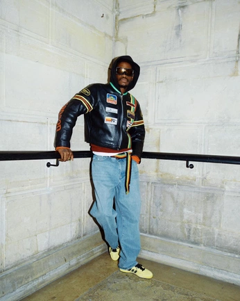 A cover of "Outfits" cluster. The owner is acidddd. The cluster consists of 8 elements.