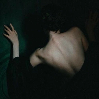 A cover of "Dark" cluster. The owner is juuanitaa. The cluster consists of 32 elements.