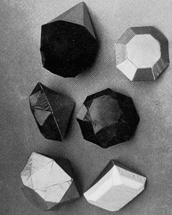 A cover of "♾️8:8♾️" cluster. The owner is jasminboserup. The cluster consists of 19 elements.