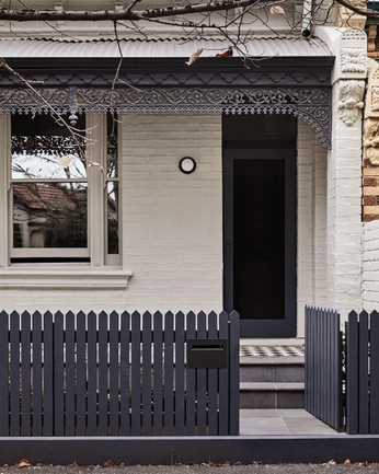 A cover of "2025 apartment living" cluster. The owner is waderein. The cluster consists of 14 elements.