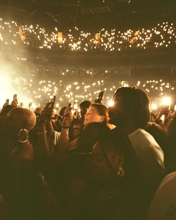 A cover of "VISION BOARD" cluster. The owner is emocion. The cluster consists of 66 elements.