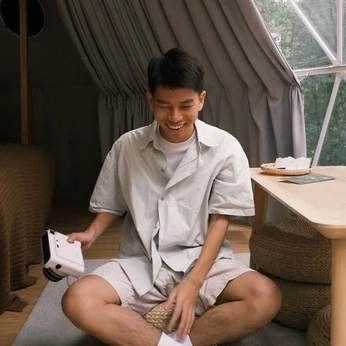 A cover of "Scentsational Bliss" cluster. The owner is bettychin. The cluster consists of 1 element.