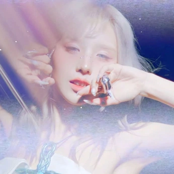 A cover of "virtual angel" cluster. The owner is oddfairyfloss. The cluster consists of 27 elements.