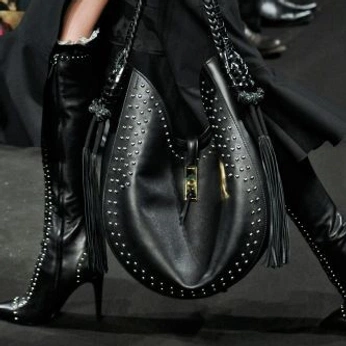 A cover of "Purses" cluster. The owner is anatomyofasoul. The cluster consists of 21 elements.