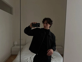 A cover of "Clothes" cluster. The owner is miguellauren. The cluster consists of 3 elements.