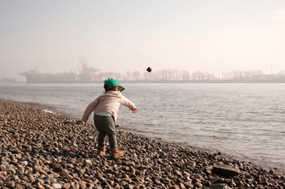 An image added by davidmendes on Mar 12, 2025. May present: river.