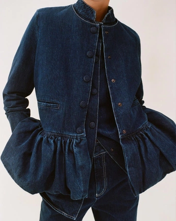 A cover of "Camille" cluster. The owner is 3peff. The cluster consists of 21 elements.