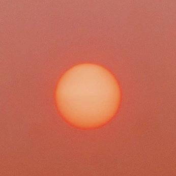 A cover of "001 / warmth" cluster. The owner is patriciacabeza. The cluster consists of 34 elements.