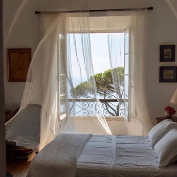 A cover of "Calm italian bedroom" cluster. The owner is eloiseelizabeth. The cluster consists of 29 elements.