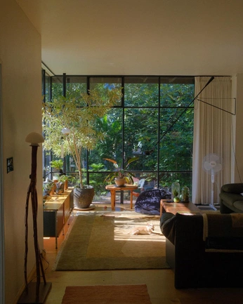 A cover of "air" cluster. The owner is kgardias. The cluster consists of 55 elements.