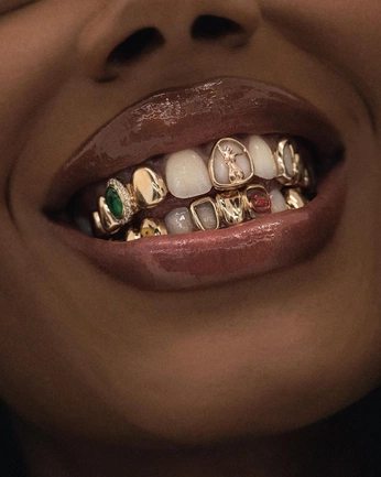 A cover of "thooth accesories" cluster. The owner is tina.me. The cluster consists of 3 elements.