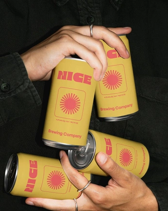 A cover of "mockups" cluster. The owner is linattendue. The cluster consists of 5 elements.