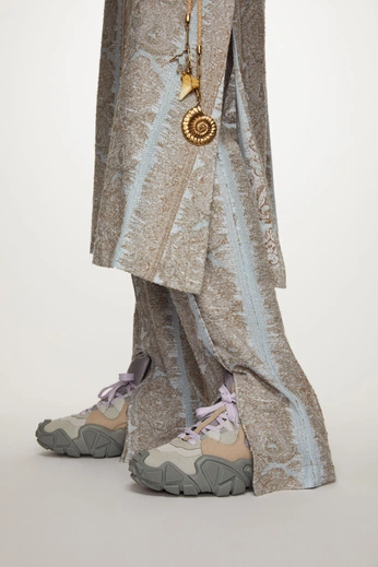 A cover of "moodboard" cluster. The owner is archivespb. The cluster consists of 5 elements.