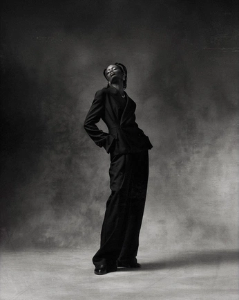 A cover of "Ay Young 30" cluster. The owner is studiobfusion. The cluster consists of 47 elements.