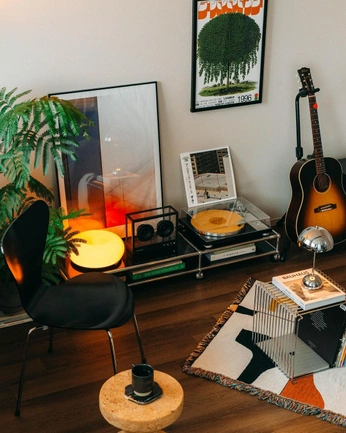 A cover of "Music aesthetic" cluster. The owner is squirrels2. The cluster consists of 3 elements.