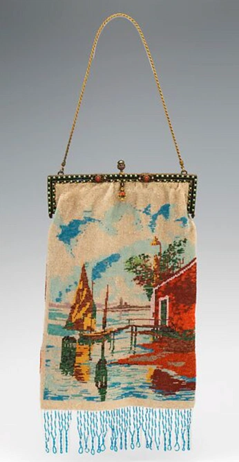 A cover of "Accessorize" cluster. The owner is slightlyish. The cluster consists of 1 element.