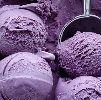 A cover of "Me" cluster. The owner is urmythtaken. The cluster consists of 61 elements.