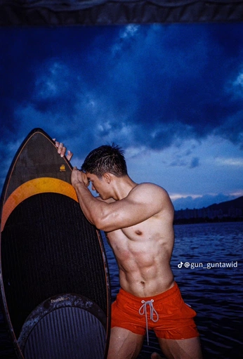 A cover of "moonlit moses" cluster. The owner is klips.x. The cluster consists of 13 elements.