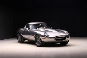 A cover of "Virtus" cluster. The owner is jarbesman. The cluster consists of 70 elements.