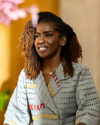 A cover of "Dolapo Birthday" cluster. The owner is eoshilagun. The cluster consists of 1 element.