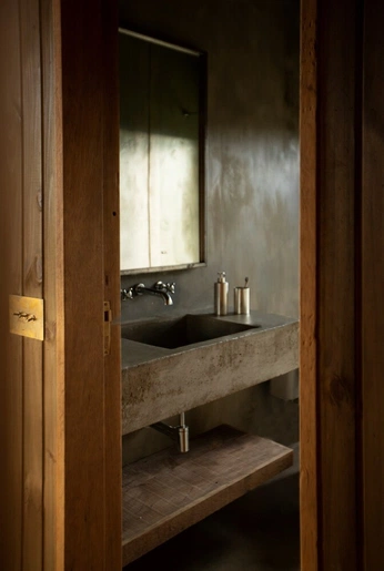 A cover of "hom🏠" cluster. The owner is kutumova. The cluster consists of 11 elements.