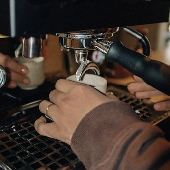 A cover of "omar is not not omar" cluster. The owner is novanova. The cluster consists of 18 elements.