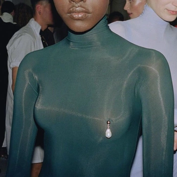 A cover of "Future clothing" cluster. The owner is anoukgc. The cluster consists of 26 elements.