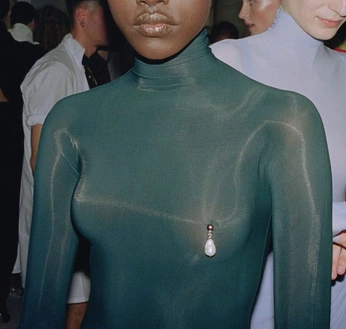 A cover of "Fashion" cluster. The owner is jdsmcc. The cluster consists of 3 elements.