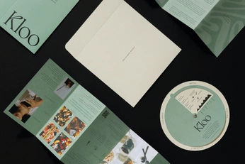 A cover of "Brochures" cluster. The owner is paulinegeorges. The cluster consists of 6 elements.