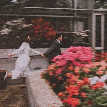 A cover of "Poetic Aura" cluster. The owner is forelsket. The cluster consists of 2 elements.