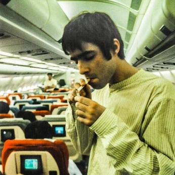 A cover of "oasis ♡" cluster. The owner is naomey. The cluster consists of 16 elements.