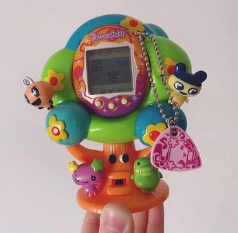 A cover of "tech" cluster. The owner is lemonjuiceissour. The cluster consists of 20 elements.