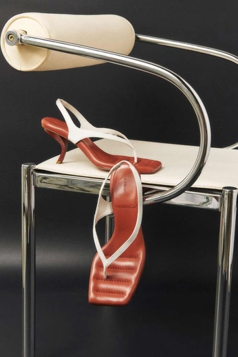 A cover of "STILL" cluster. The owner is ngnoatto. The cluster consists of 7 elements.