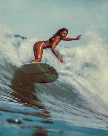 A cover of "surf" cluster. The owner is caroleiart. The cluster consists of 4 elements.