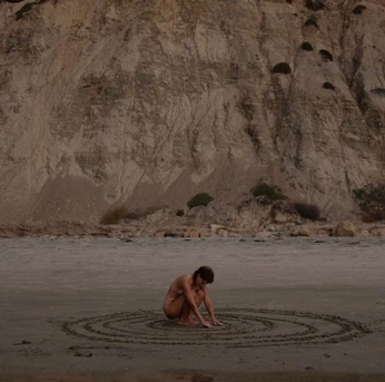 A cover of "cinematic compositions" cluster. The owner is luzie. The cluster description is "inspiring the kind of movies my heart is beating for.". The cluster consists of 30 elements.