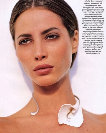 A cover of "Beauty" cluster. The owner is prettypeachy. The cluster consists of 3 elements.