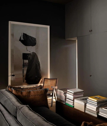 A cover of "livingroom" cluster. The owner is aw. The cluster consists of 1 element.