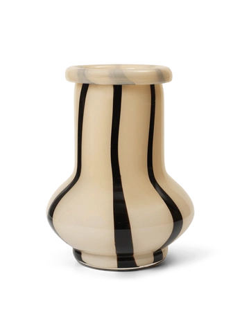 A cover of "Vassal" cluster. The owner is kmbottone. The cluster consists of 19 elements.