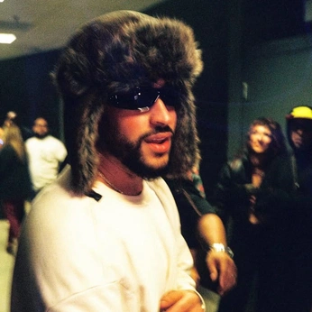 A cover of "retro" cluster. The owner is destinydesaeger. The cluster consists of 253 elements.