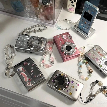 A cover of "Y2K🌸🎀👛" cluster. The owner is babyspicy. The cluster description is "girly/2000s/pink ". The cluster consists of 31 elements.